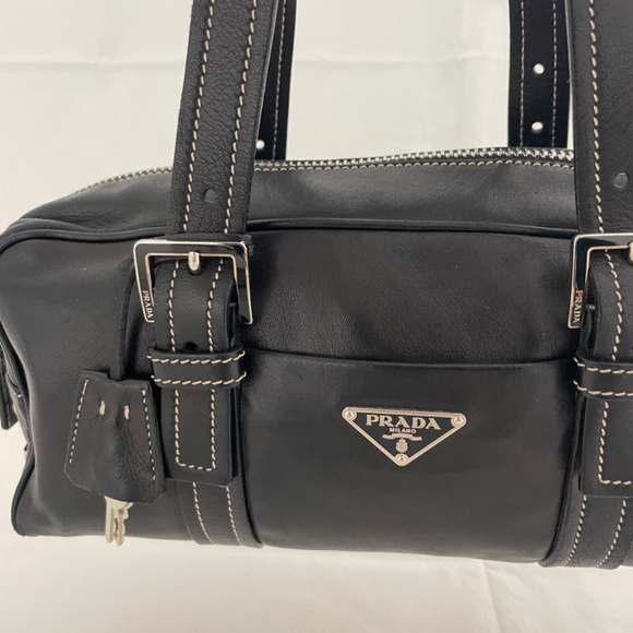 Prada Vintage navy ๐ bag - Picture 2 of 11